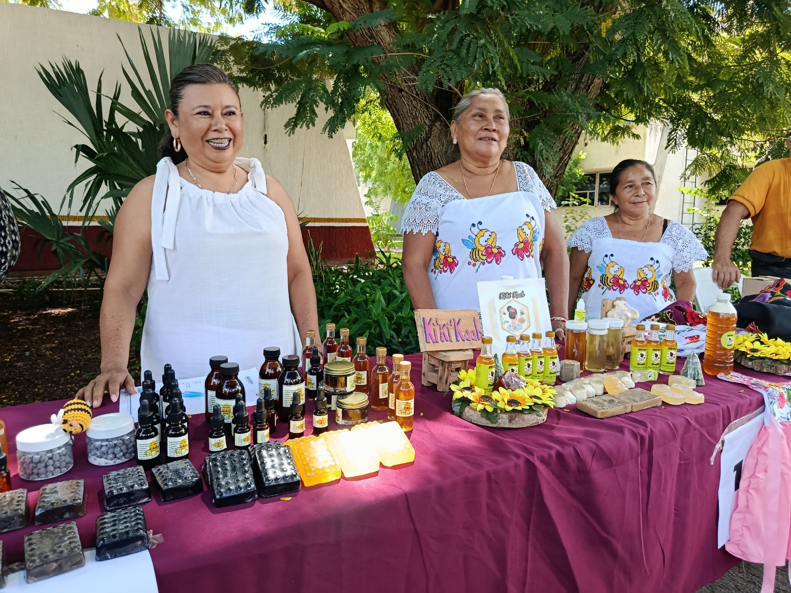 Capacitan a mujeres de Yucatán para fortalecer la meliponicultura maya