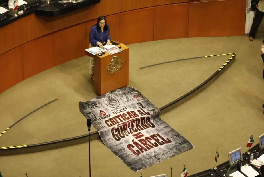Senado aprueba la 'ley antimemes' entre confrontación de Morena y sus aliados con la oposición