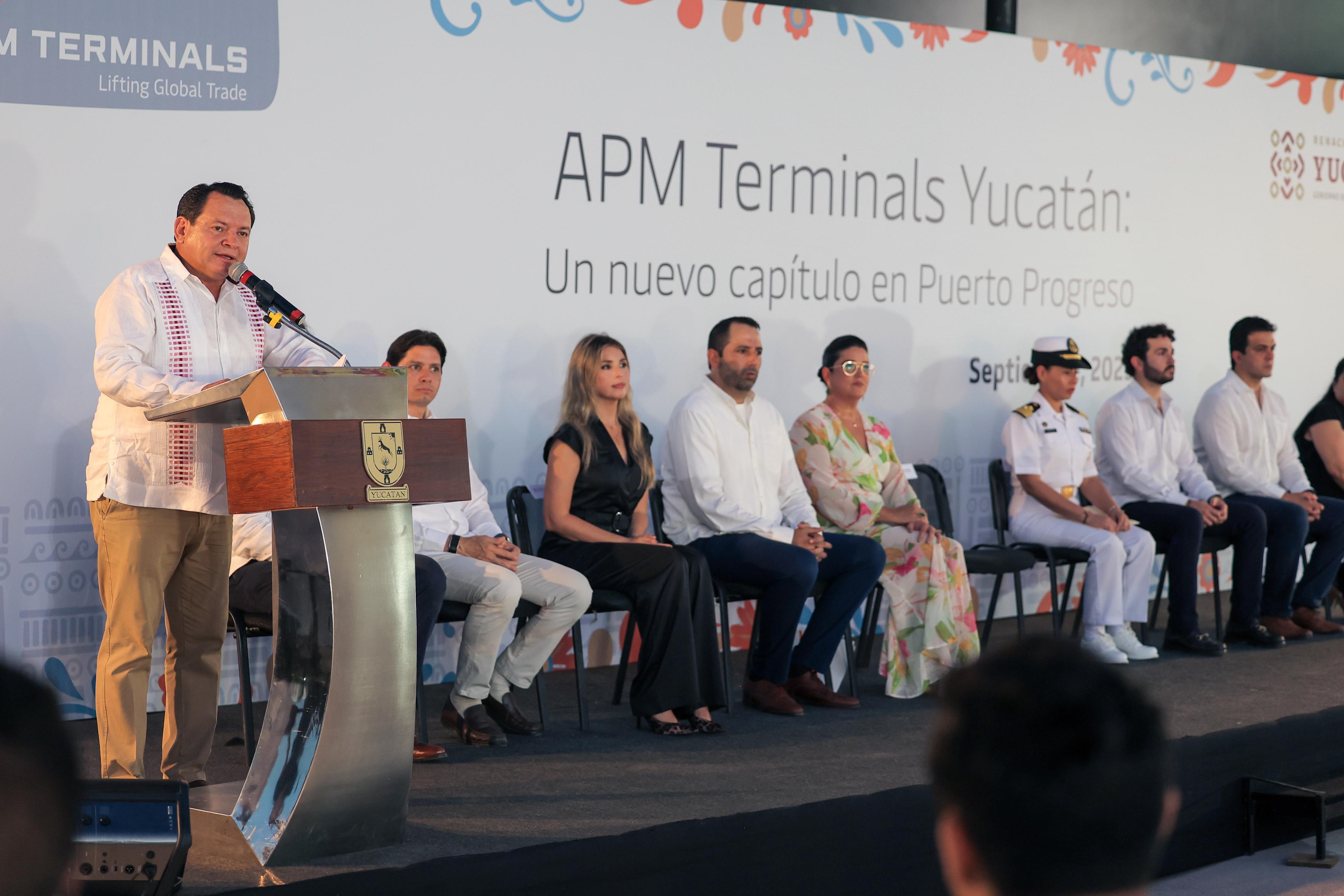 Inicia transformación de Puerto Progreso en un centro logístico internacional