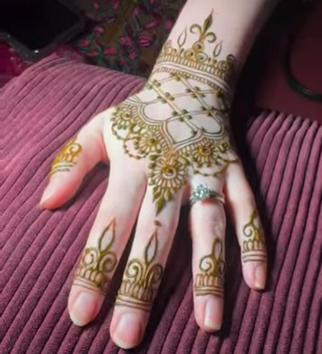 Mehndi, un servicio cuya demanda crece en QRoo por matrimonios multiculturales