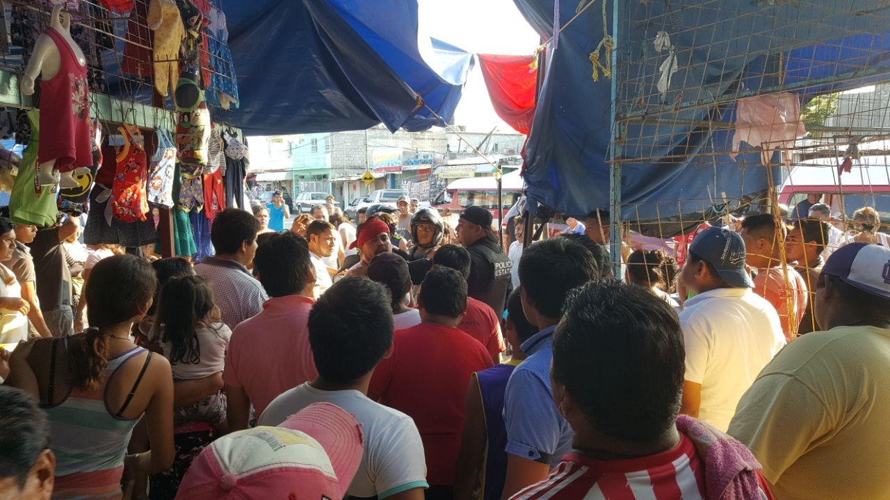 Comerciantes exigen destitución de subdirector de Mercados