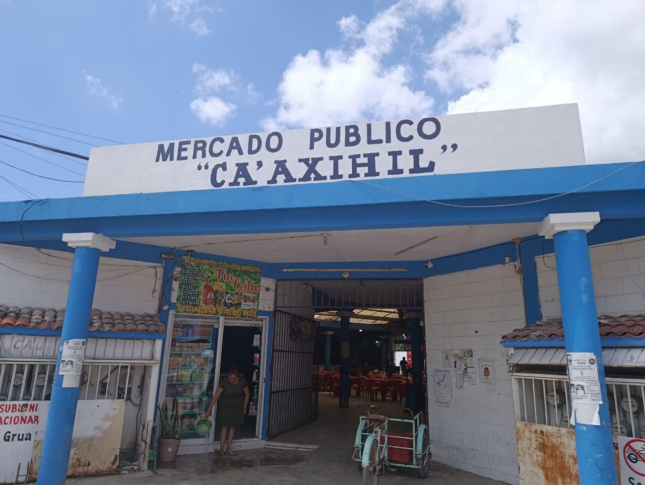 Baja afluencia y falta de promoción golpean al mercado público Ca'axihil, en Tulum