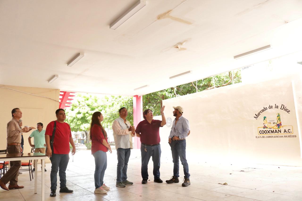 Gobierno de Playa del Carmen escucha a locatarios del Mercado Municipal de la 10