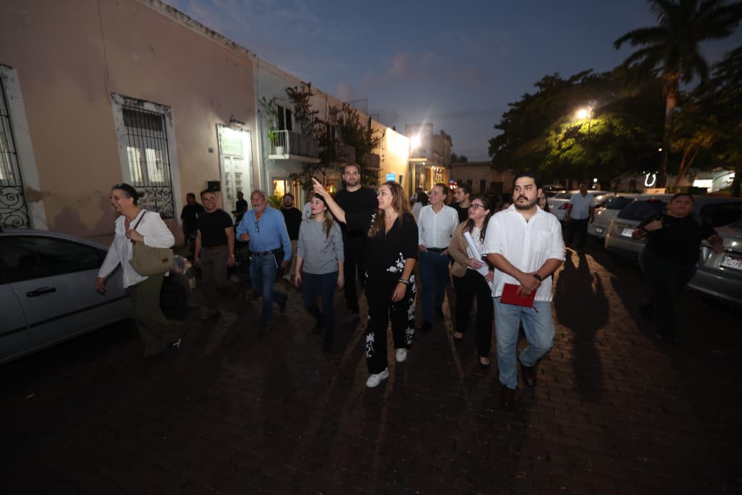 Alcaldesa de Mérida atiende a comerciantes y locatarios del barrio de La Mejorada