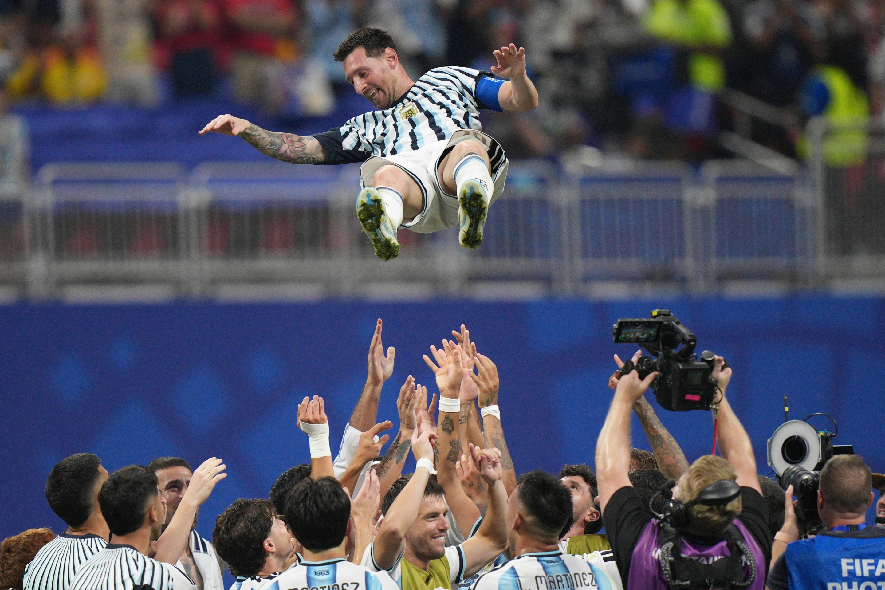 El retiro de Messi abre una nueva e incierta etapa para el futbol de Argentina