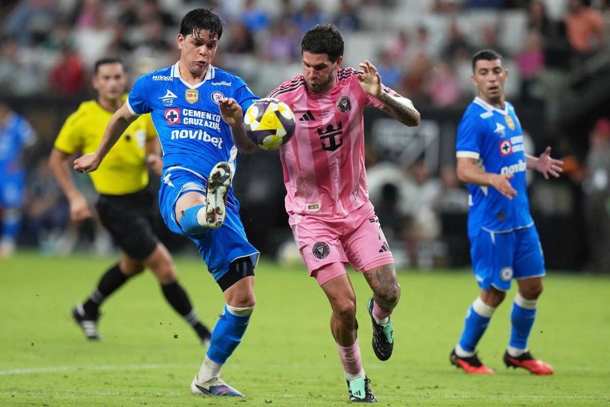 Messi llega a 100 goles con Inter Miami en triunfo de 2-0 ante Cruz Azul en la Copa de Campeones