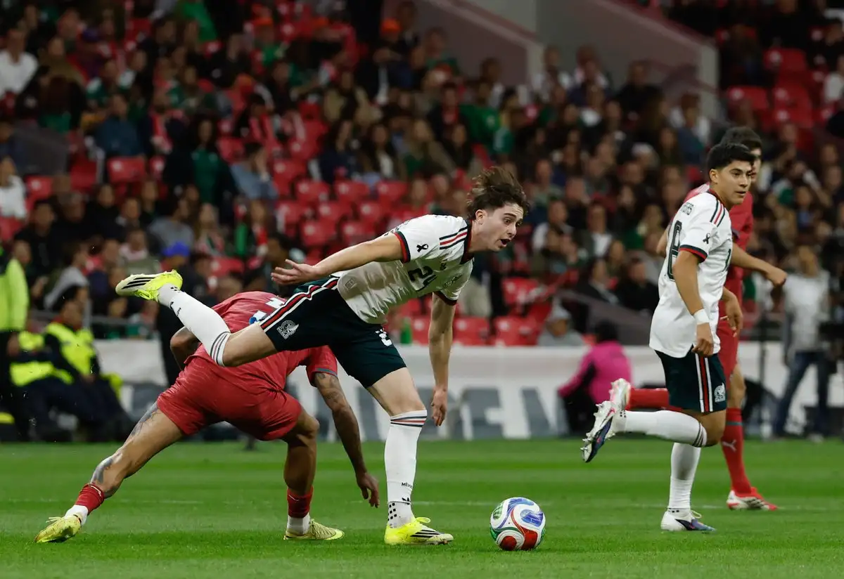 México y Portugal enfrían la fiesta de reinauguración del estadio Azteca con un empate sin goles