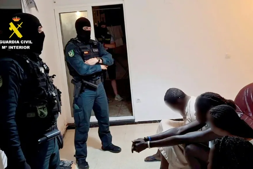 Policía desmantela red acusada de trata de niñas migrantes en España