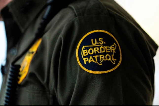 Detienen a 17 migrantes y dos traficantes; estaban ocultos en el sistema de drenaje en la frontera de San Diego y Tijuana