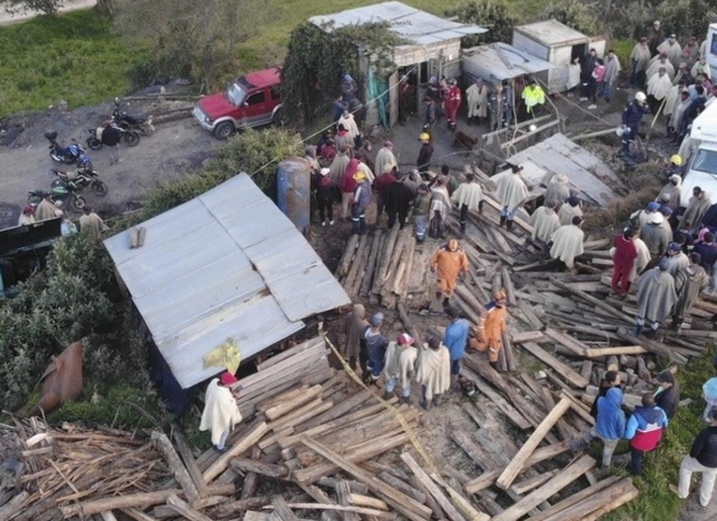 Explosión en mina de carbón de Colombia deja 12 trabajadores atrapados