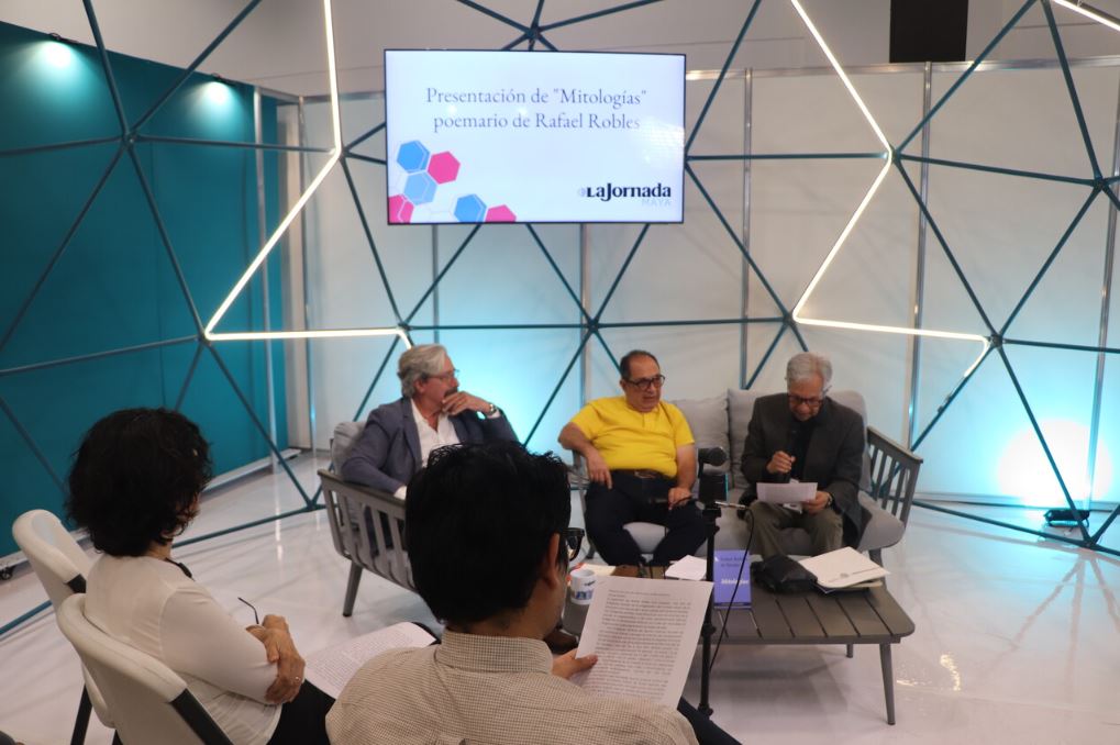 ‘Mitologías’, un poemario de Rafael Robles para volver a mirar el mundo