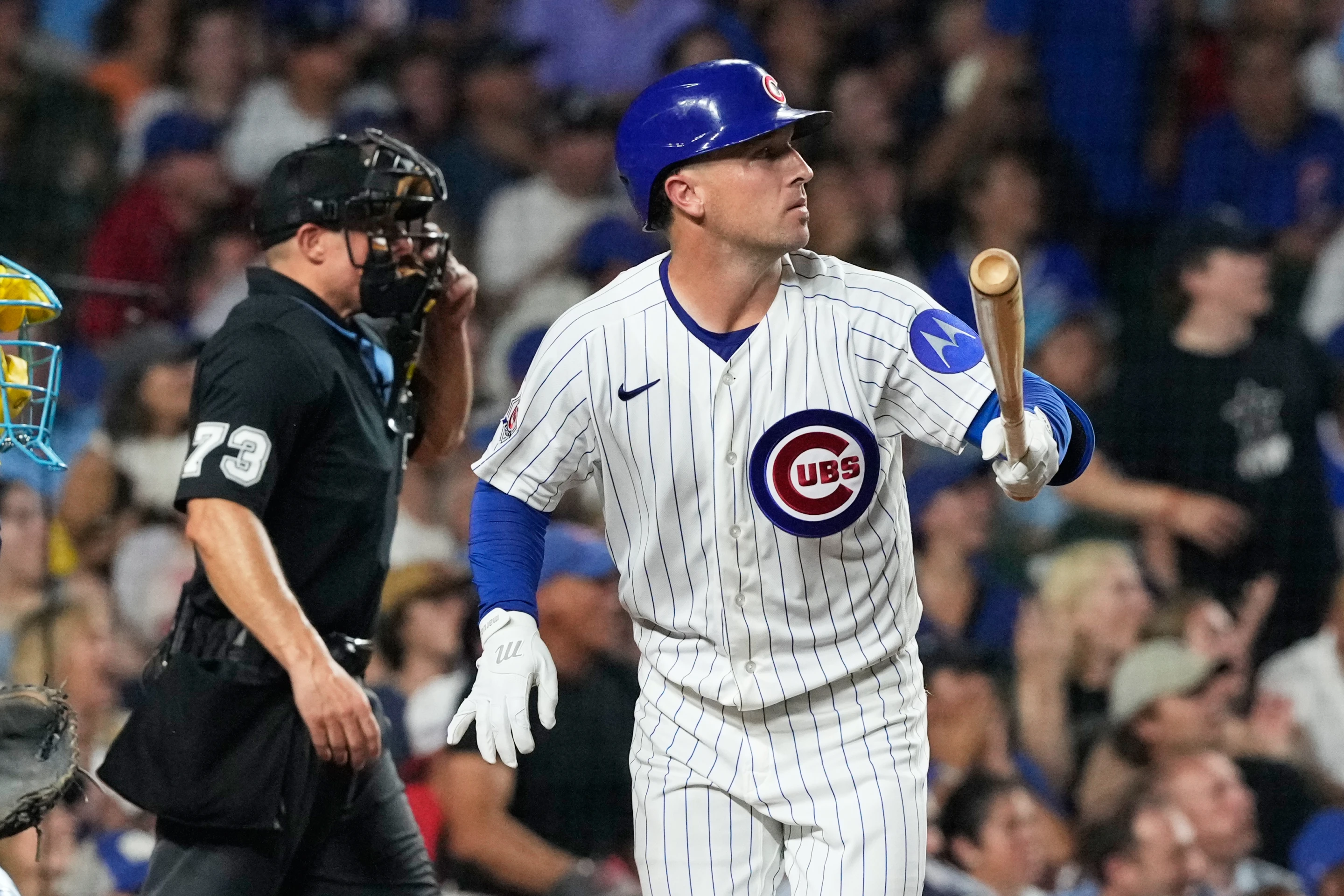 Bregman pega 3 jonrones y los Cachorros baten récord del club con 9 en paliza a los Cerveceros