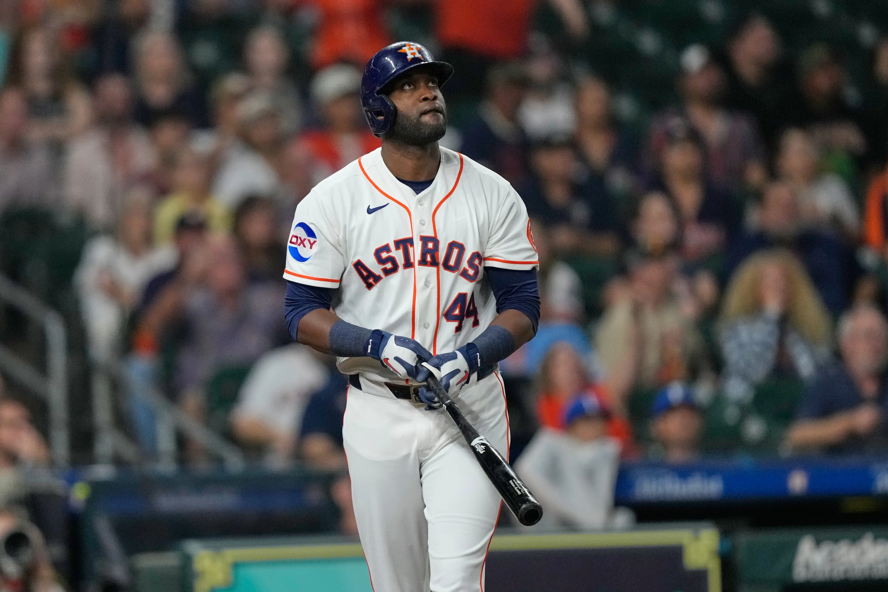 Los Astros superan a los Rales y vuelven a quedar solos en la cima