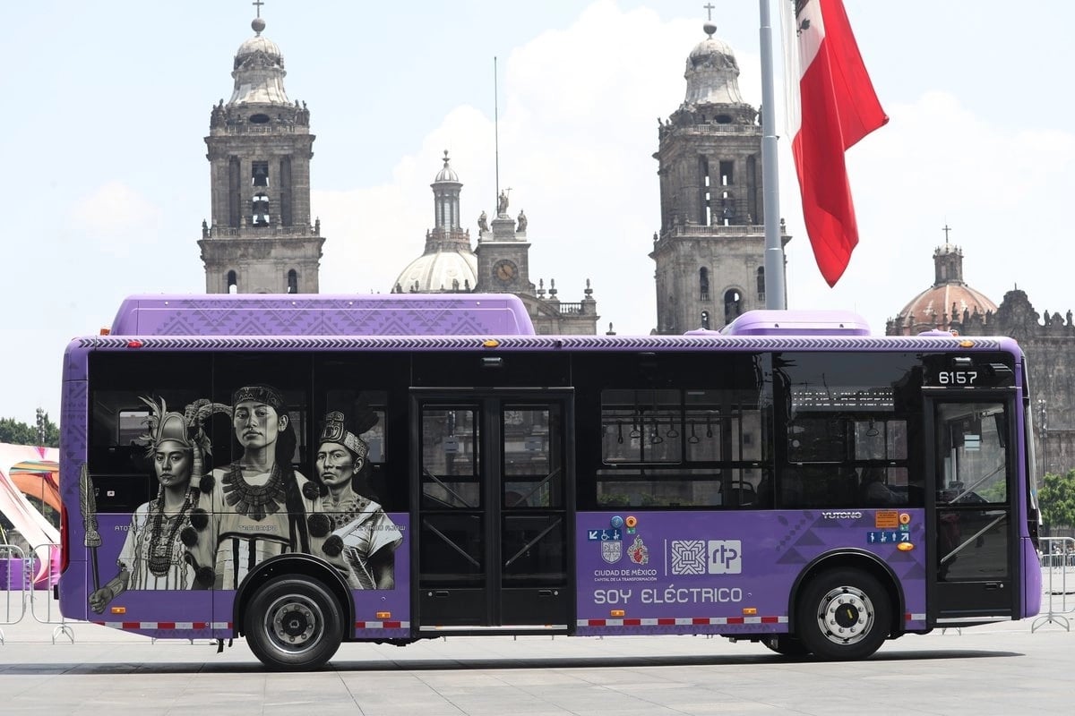 Mujeres operarán unidades del Centrobús en el primer cuadro de CDMX; deberán enfrentar obstáculos