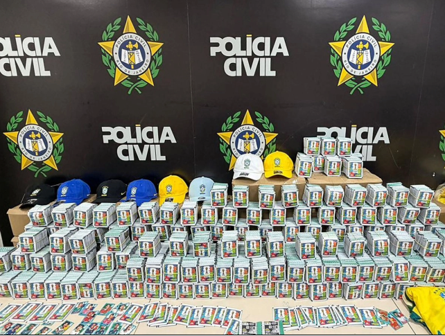 Policía de Brasil incauta 200 mil estampas falsas del álbum Panini del Mundial de Futbol 2026