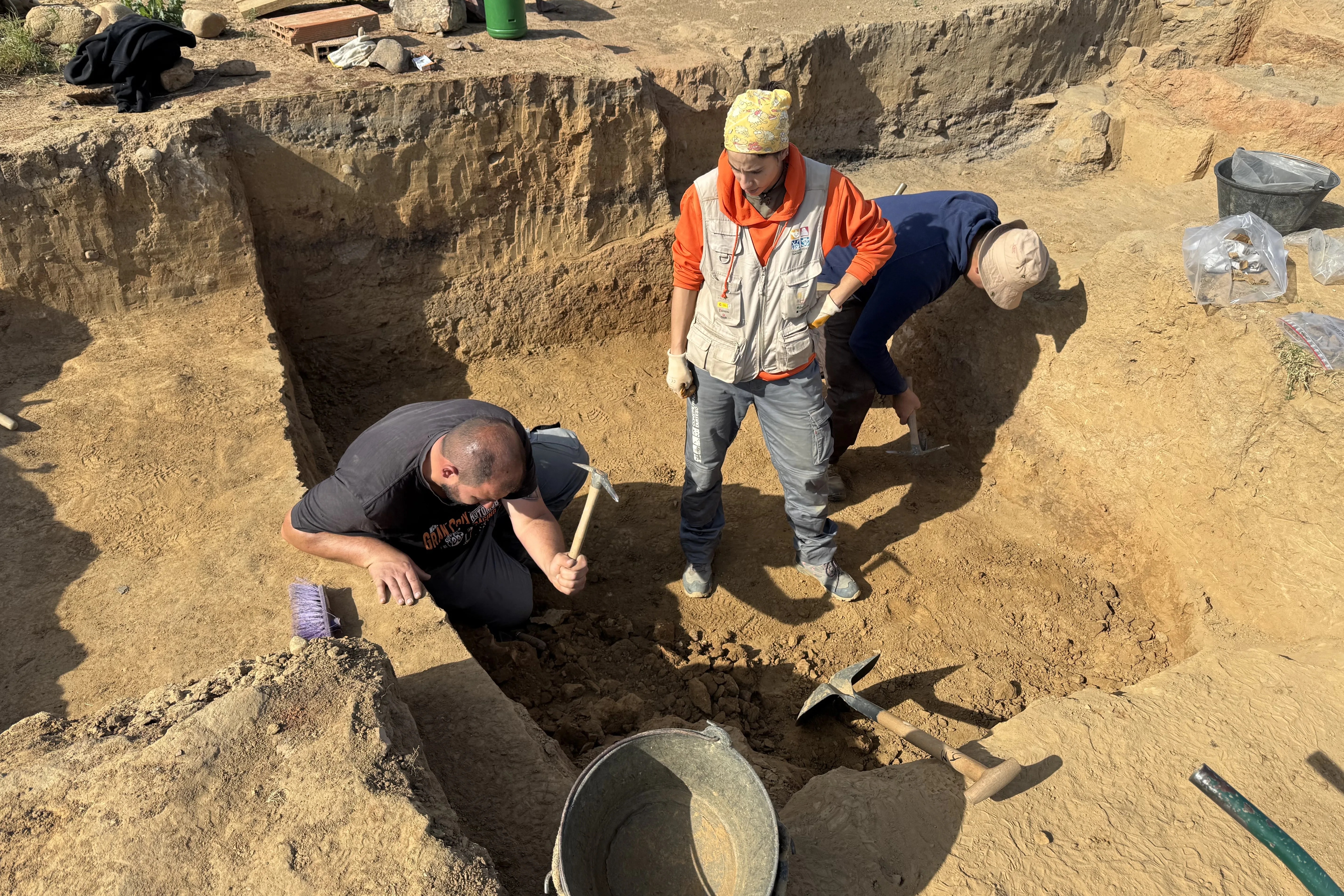 Descubren una zona prehistórica en el Sinaí con pinturas rupestres de humanos primitivos