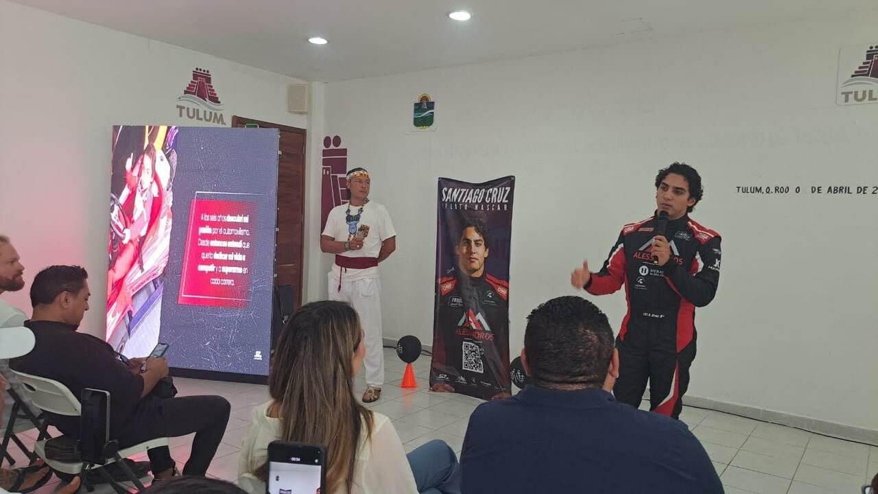 Santiago Cruz, el piloto que representará a México en la fecha NASCAR de Tulum