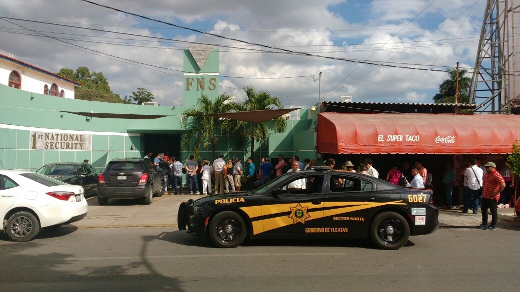 Meridanos vacían sus cajas de seguridad del FNS