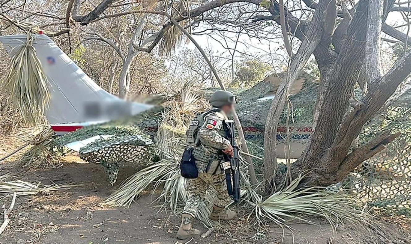 Defensa incauta avioneta en Oaxaca con más de media tonelada de cocaína