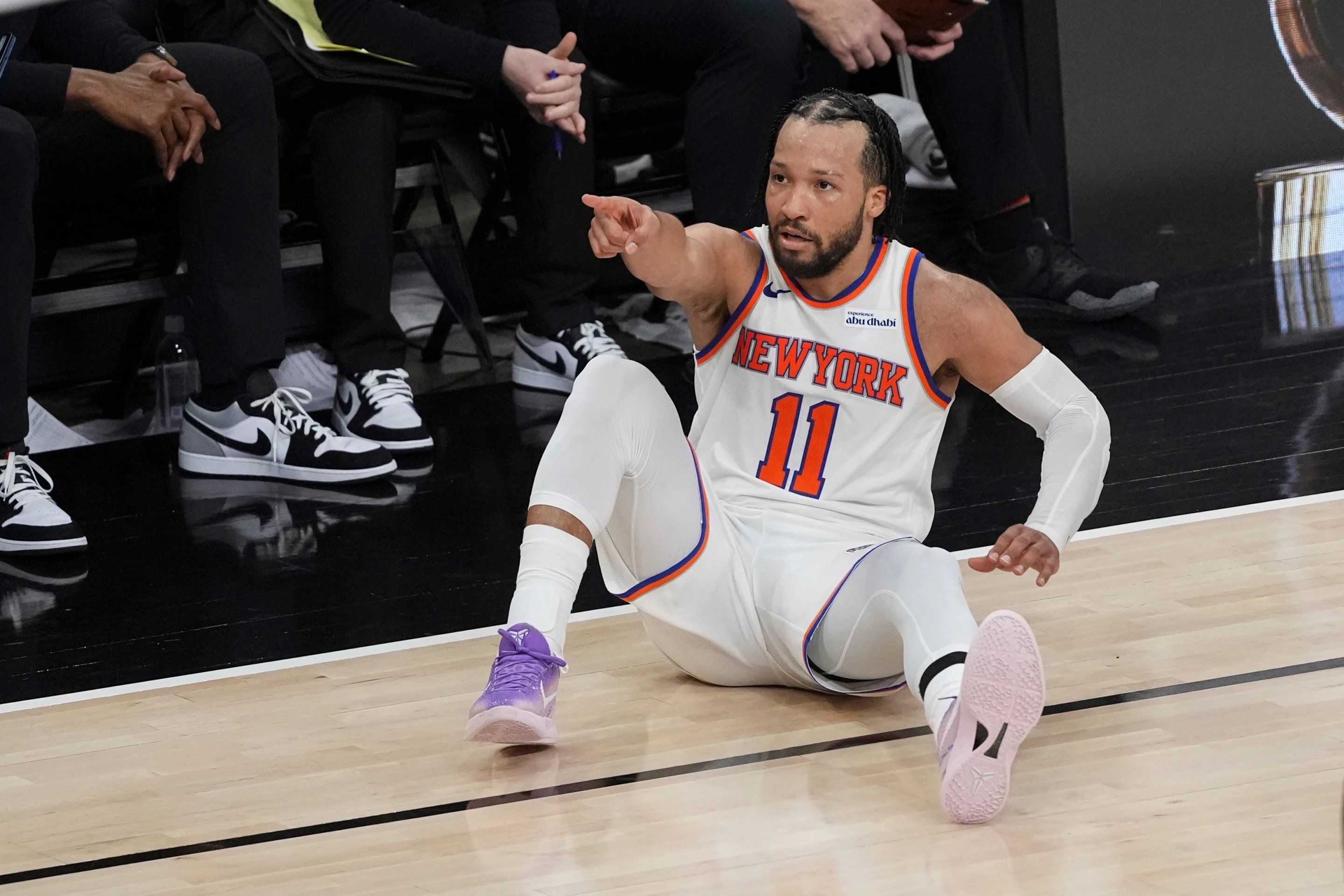 Brunson anota 30 puntos y los Knicks les roban a los Spurs el primer partido de las Finales, por 105-95