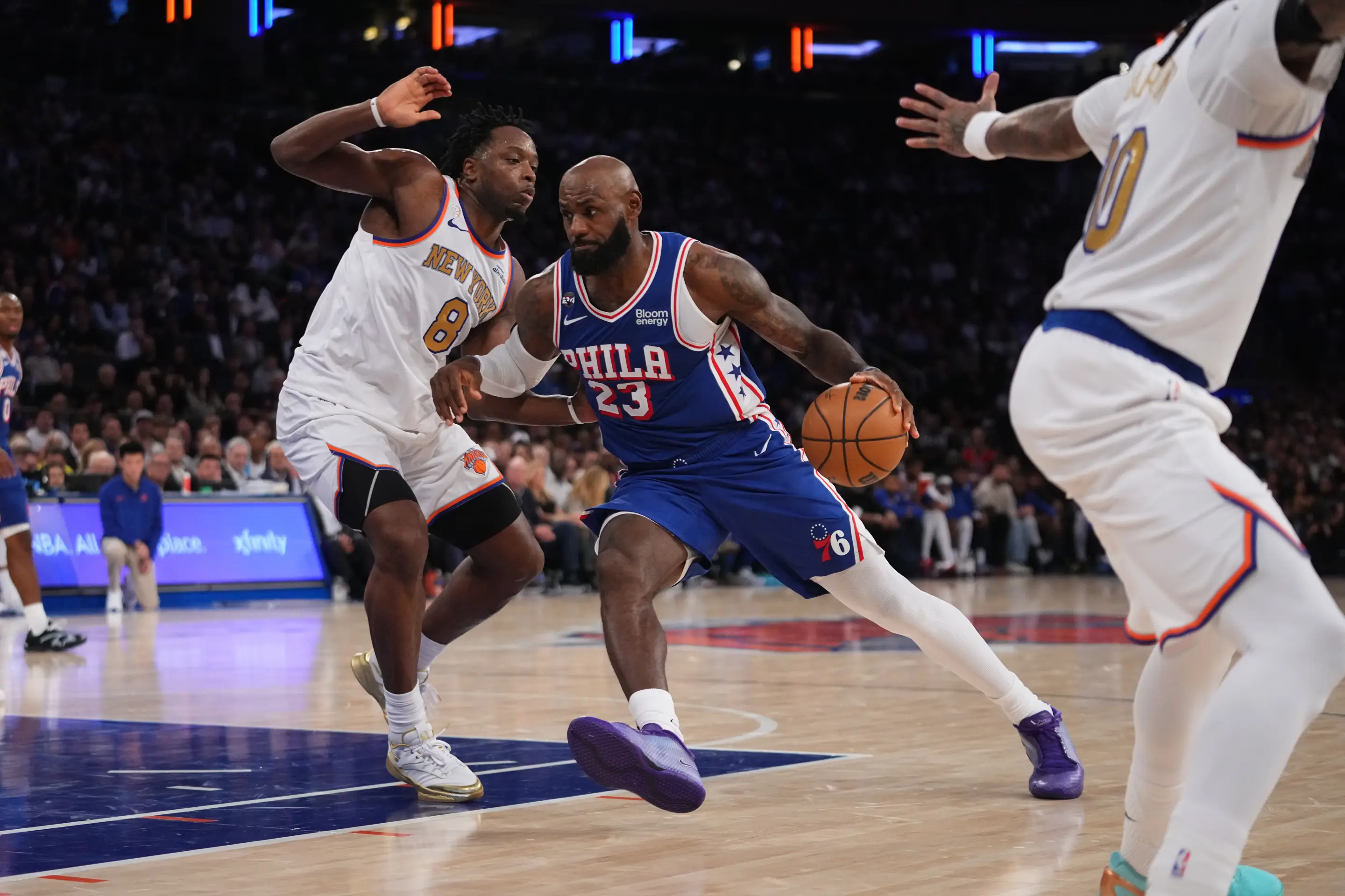 LeBron James destaca y los 76’s les abollan la corona a los Knicks: 106-100