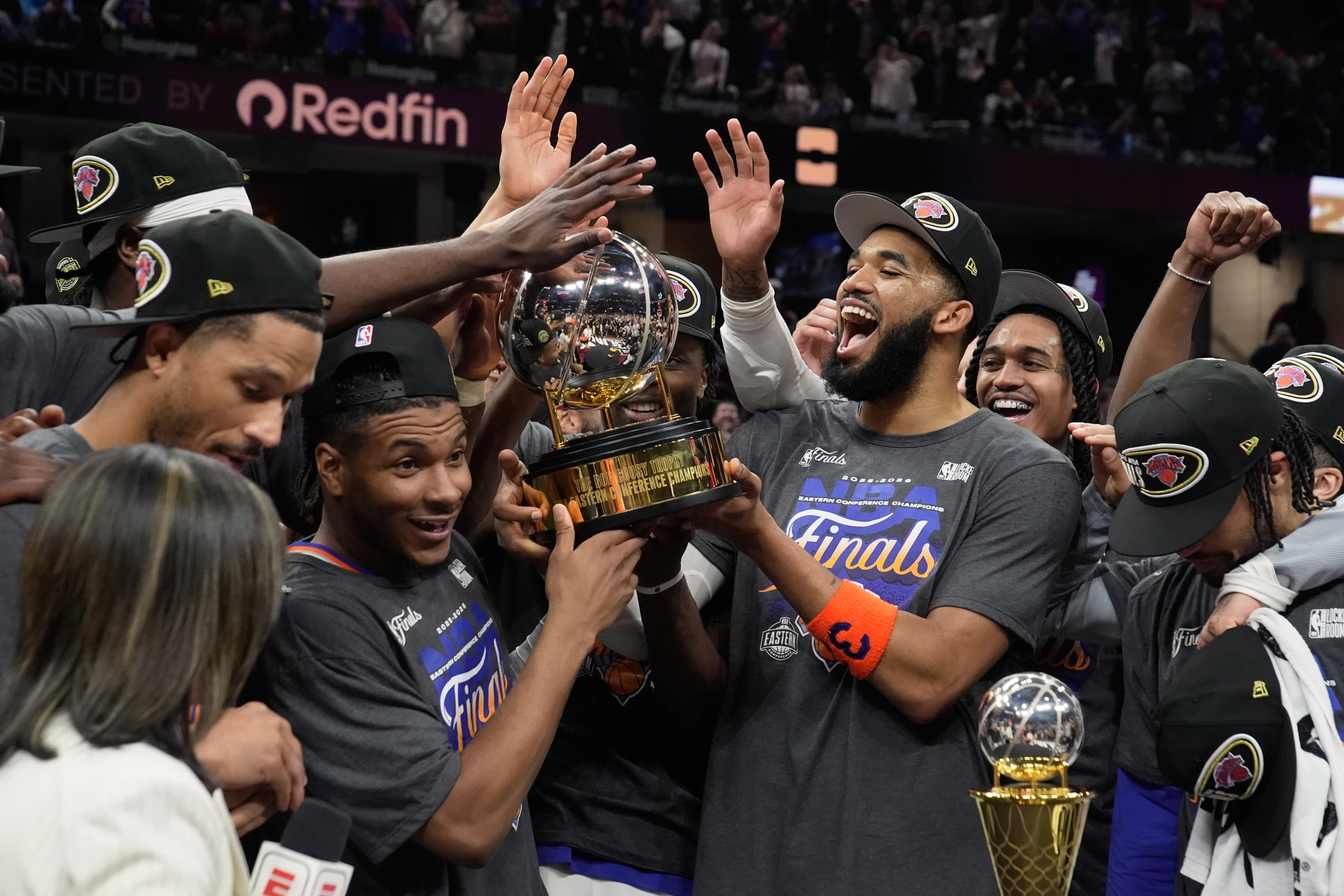 Los Knicks vuelven a las Finales de la NBA por primera vez desde 1999, tras dominar 130-93 a los Caballeros