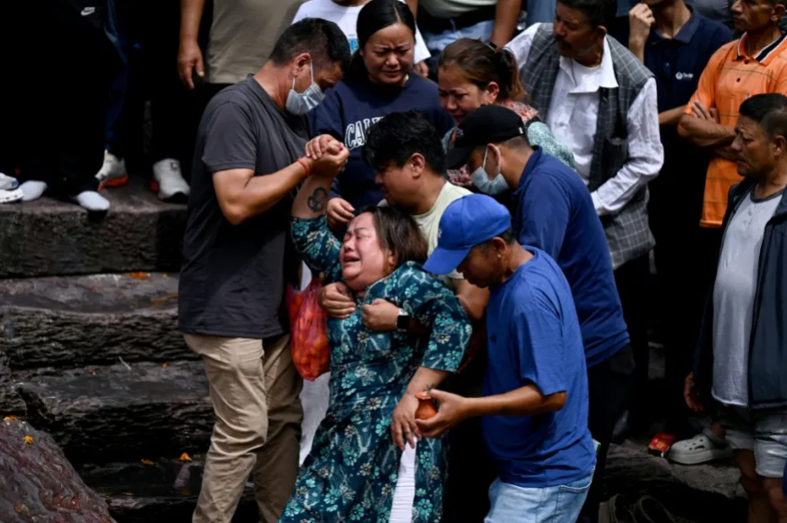 Funerales sin cuerpos en Nepal, una semana después del mortífero deslave