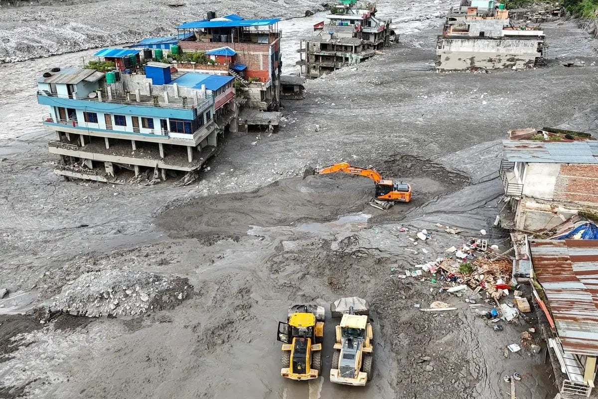 Aumentan a 362 los muertos por deslave en Nepal y más de mil 400 desaparecidos