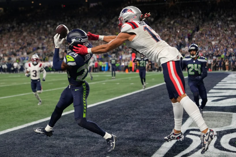 Los Halcones Marinos interceptan tres veces a Maye y vencen 13-10 a los Patriotas, en el arranque de la NFL 