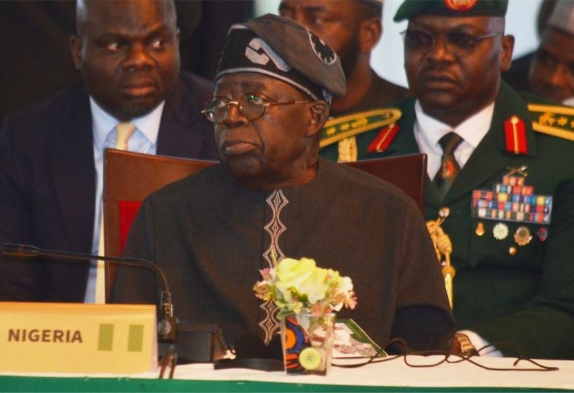 Trump acusa a Nigeria de permitir asesinato de cristianos por islamistas; presidente del país africano pide reunión