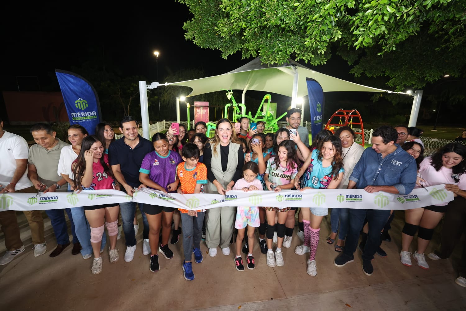 Cecilia Patrón entrega el primero de los 106 parques ''Mérida Enchula''