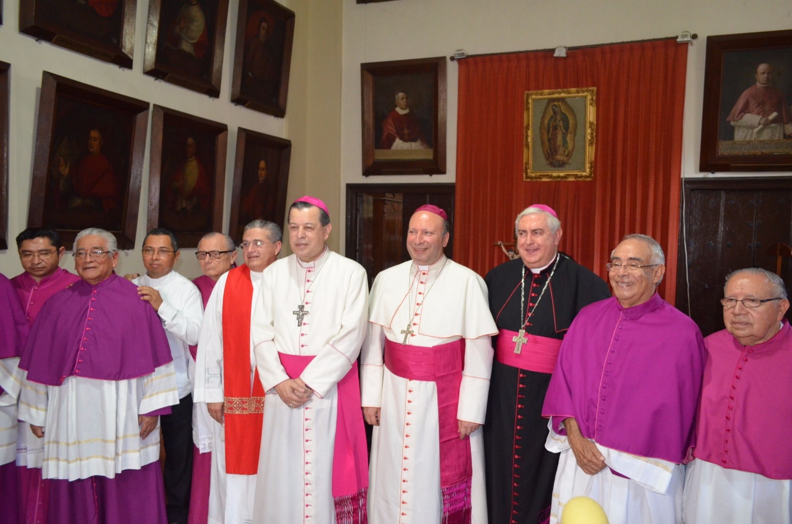 El nuncio apostólico en México llega a Yucatán