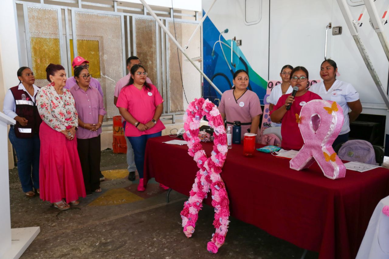 'Vive rosa, vive salud' impulsa la prevención y detección temprana del cáncer de mama en Playa del Carmen