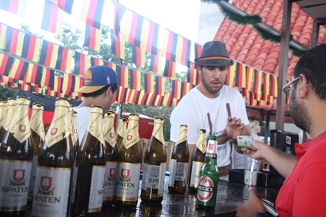 Inicia el Oktoberfest con polca y variedad de cervezas