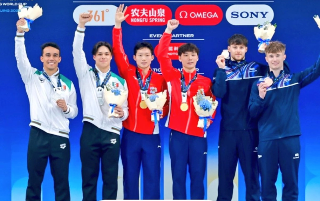 Osmar Olvera y Juan Celaya conquistan medalla de plata en Copa del Mundo de Clavados en Pekín