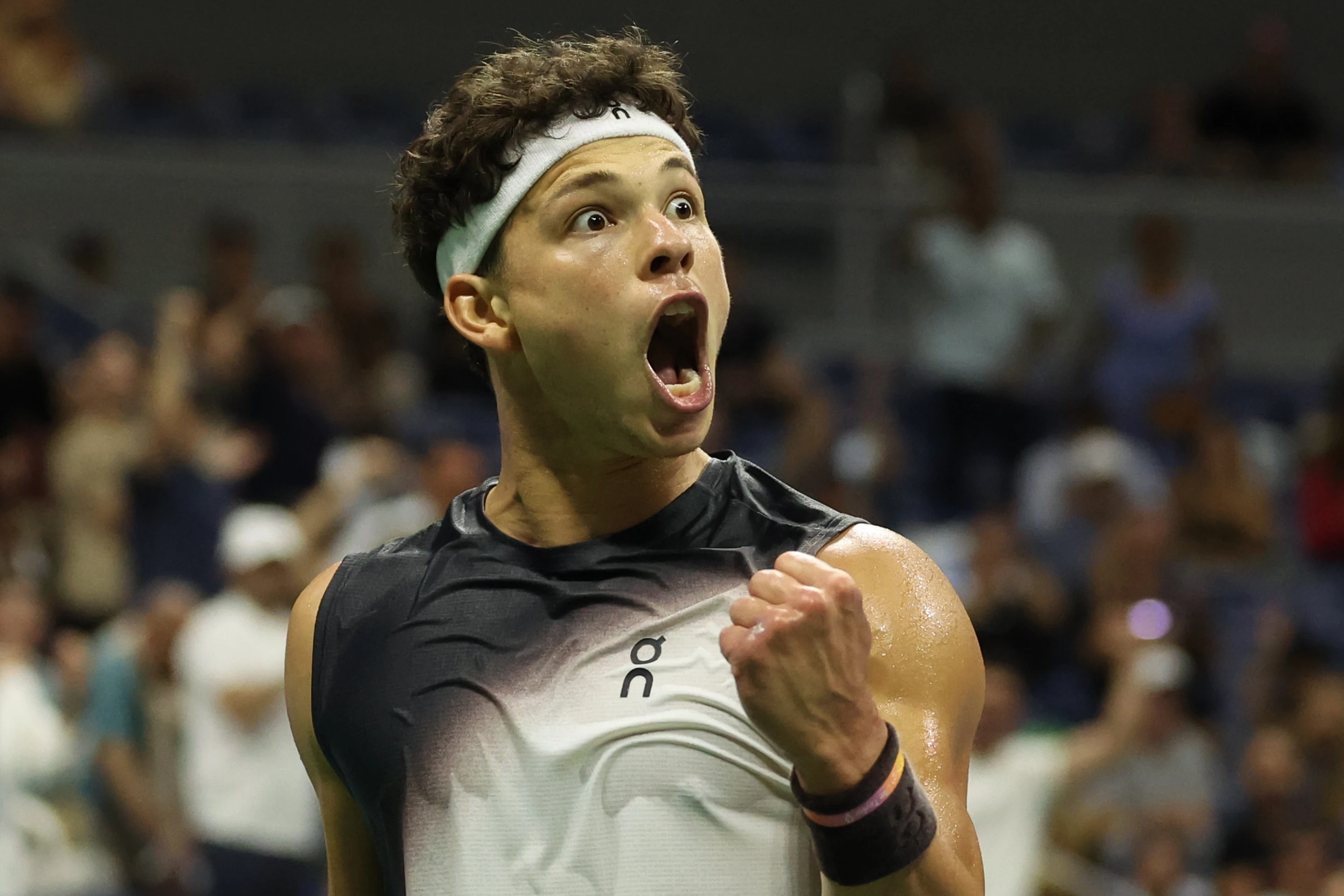 Shelton elimina al campeón defensor Alcaraz, en histórica batalla del US Open