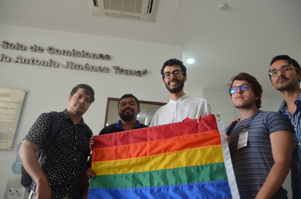 Aprueban dictamen para legalizar matrimonio igualitario en Yucatán