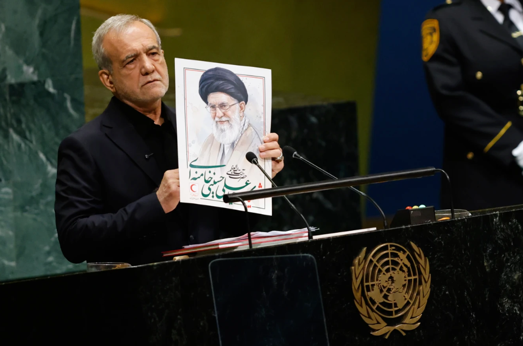El presidente de Irán advierte a Trump que su país nunca ''se arrodillará''