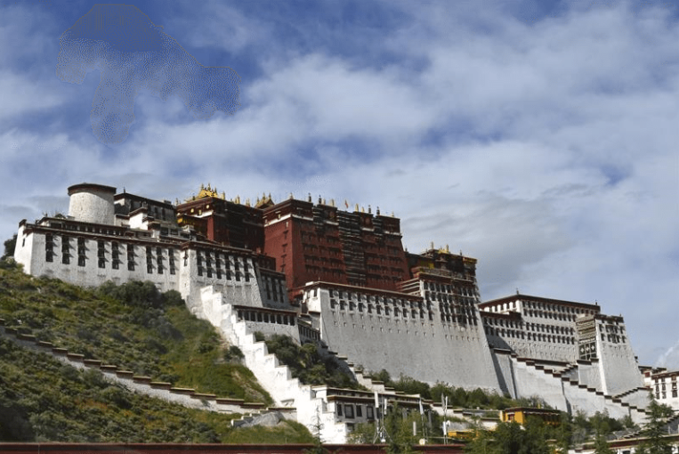 El palacio de Potala en el Tíbet, recinto colosal donde el tiempo se detiene