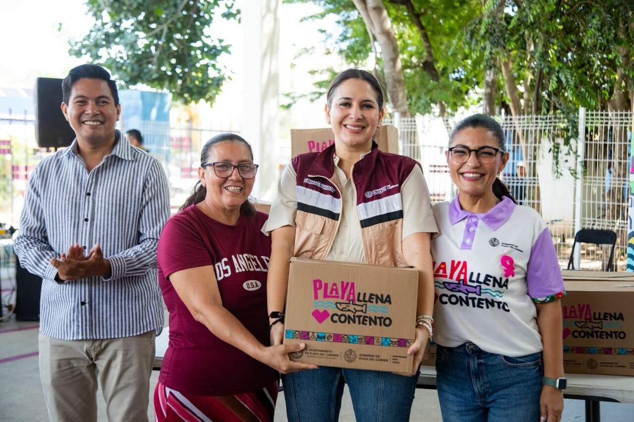 600 familias de Villas del Sol reciben despensas con el programa Playa llena, corazón contento