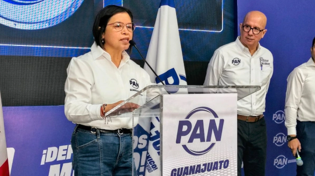 Panismo, réplicas y chicles