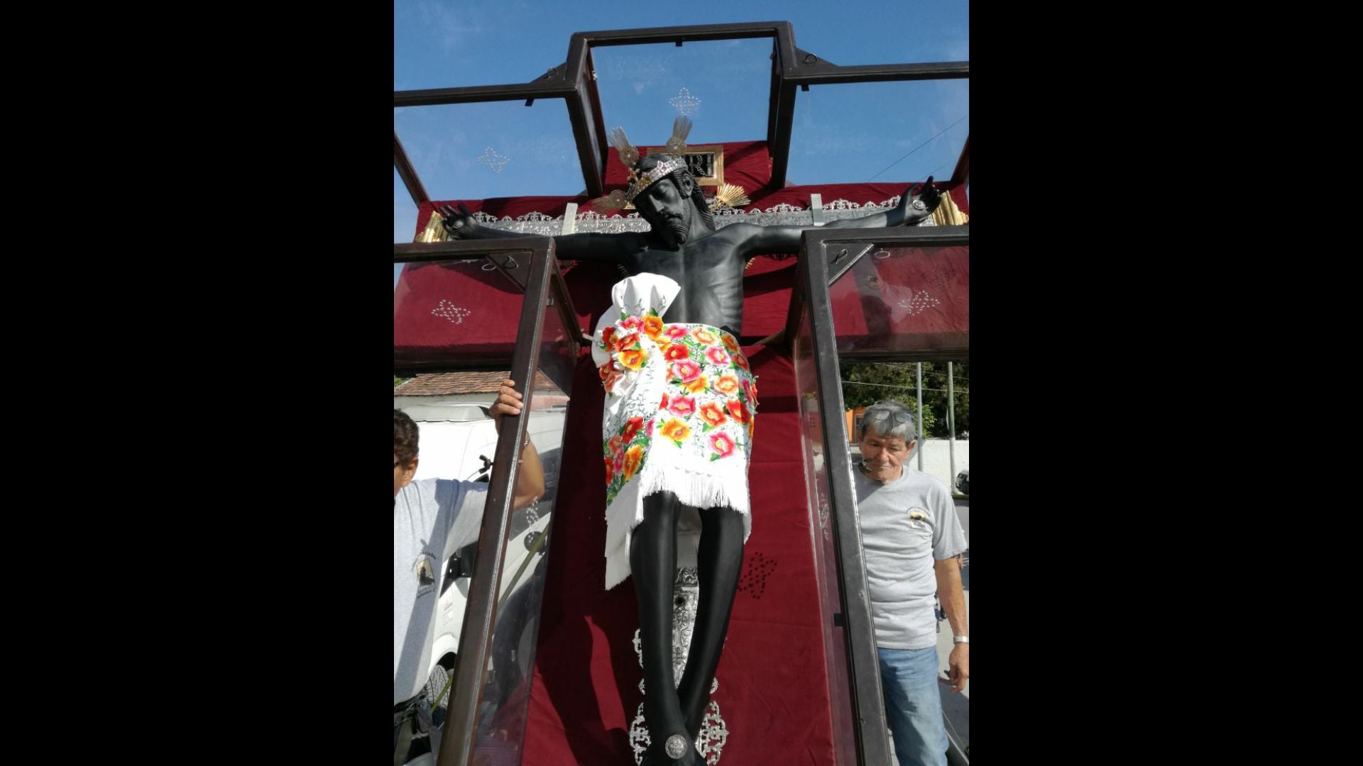 Cientos participaron en el paseo de la imagen del Cristo del Pescador en Isla Aguada