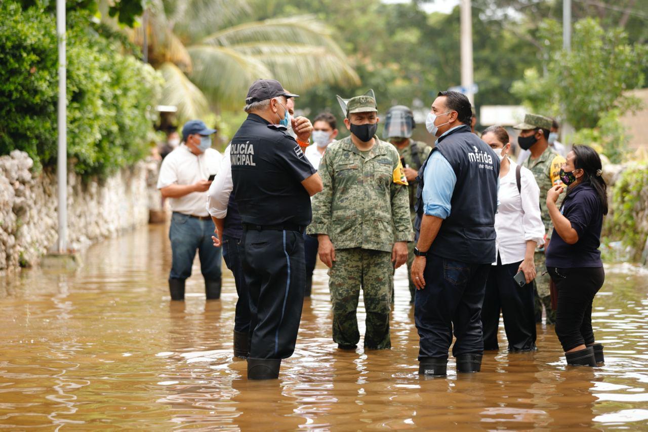 Recorrió Renán Barrera calles y casas de Noc Ac