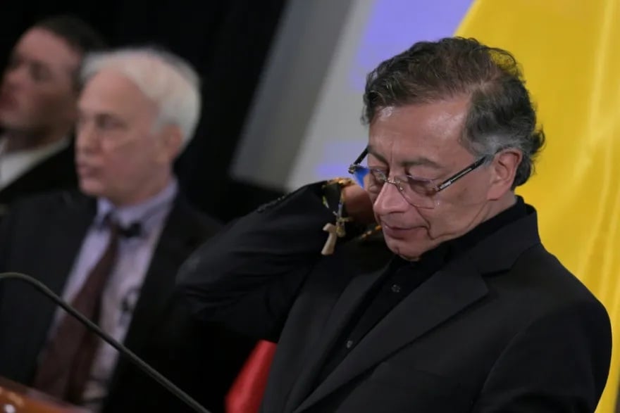 El cártel colombiano Clan del Golfo suspende las negociaciones con Petro por sus acuerdos con Trump
