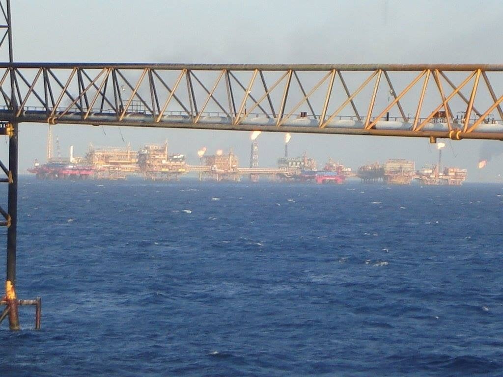  Trabajador resultó ''con crisis'' luego de una fuga de gas en plataforma Akal C8 de Pemex en Campeche