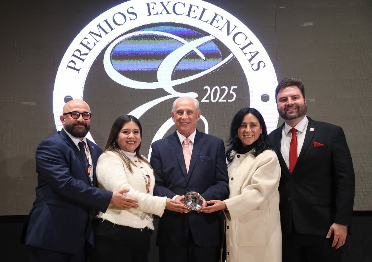 Playa del Carmen gana el Premio Excelencias Turísticas en la Fitur 2026 por la Ruta de la Miel y la Selva