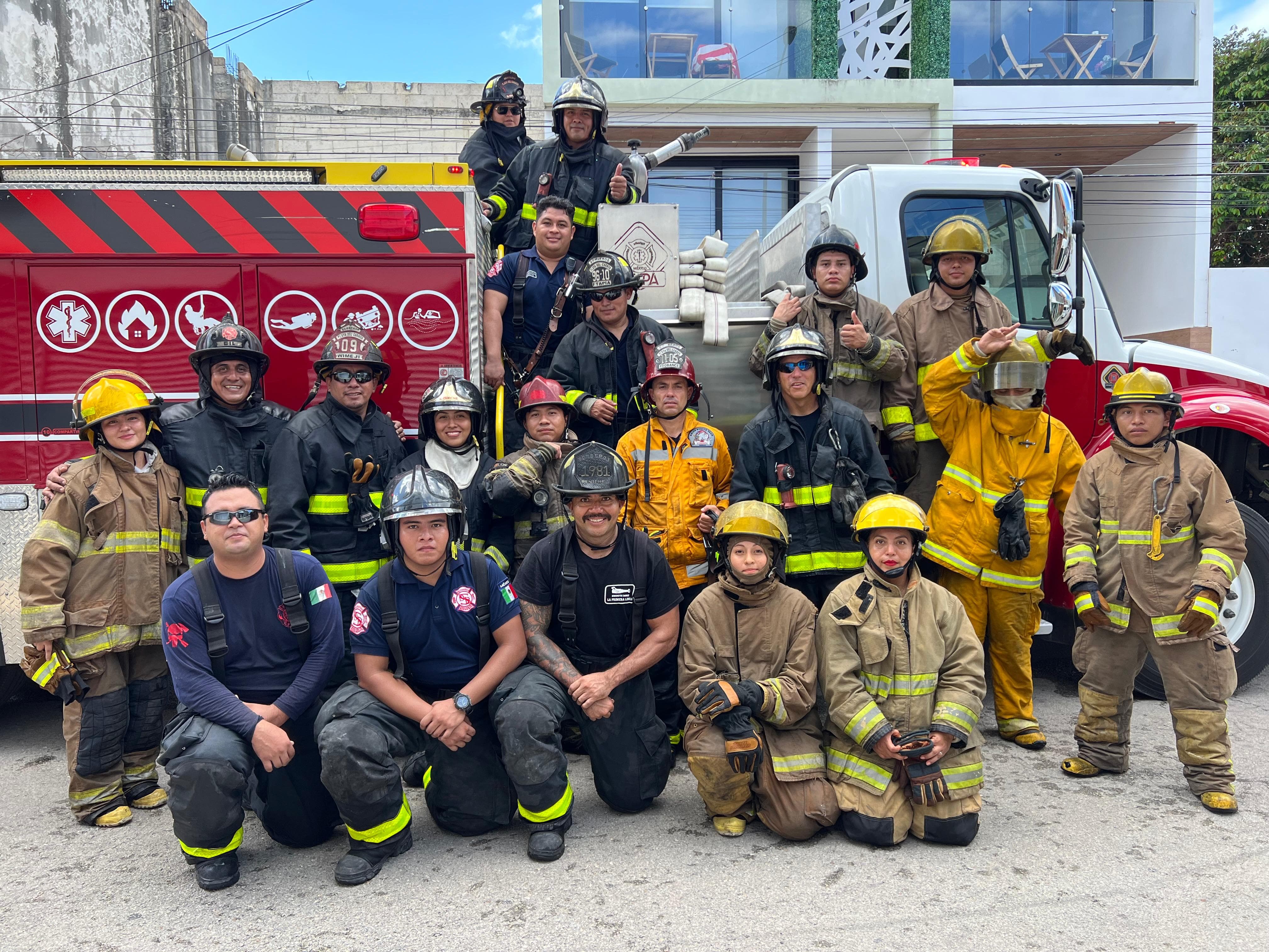 Bomberos de Playa del Carmen capacitan a sus homólogos de Puerto Morelos 