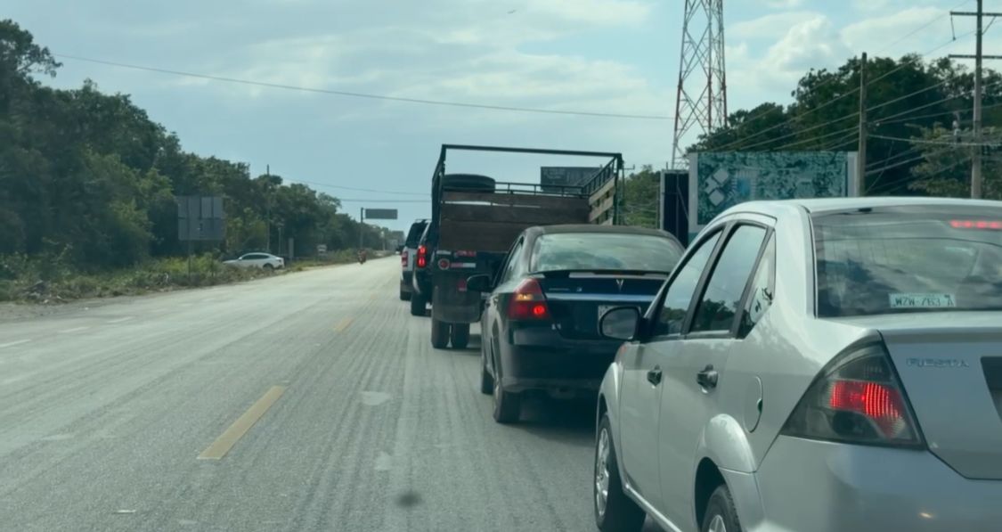Autoridades retiran polarizado a más de 260 vehículos en Tulum