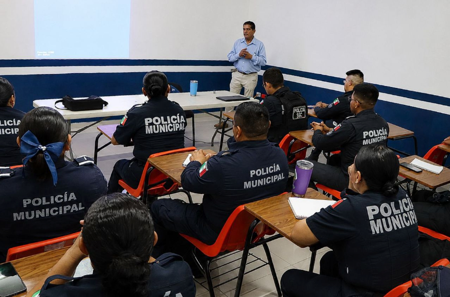 Complementan la profesionalización policial en Playa del Carmen