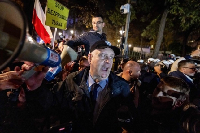 Crisis judicial en Polonia provoca protestas frente al Tribunal Constitucional